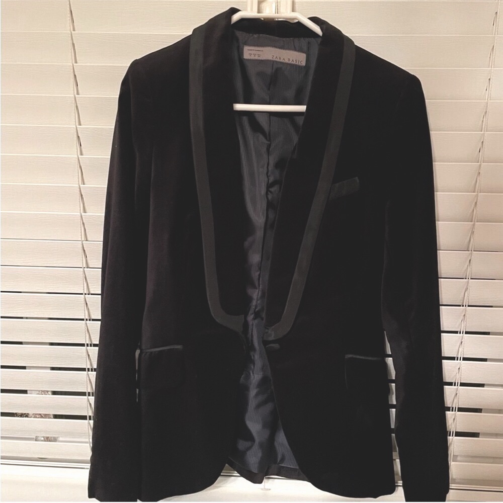 Elegant Black Velvet Women's Blazer